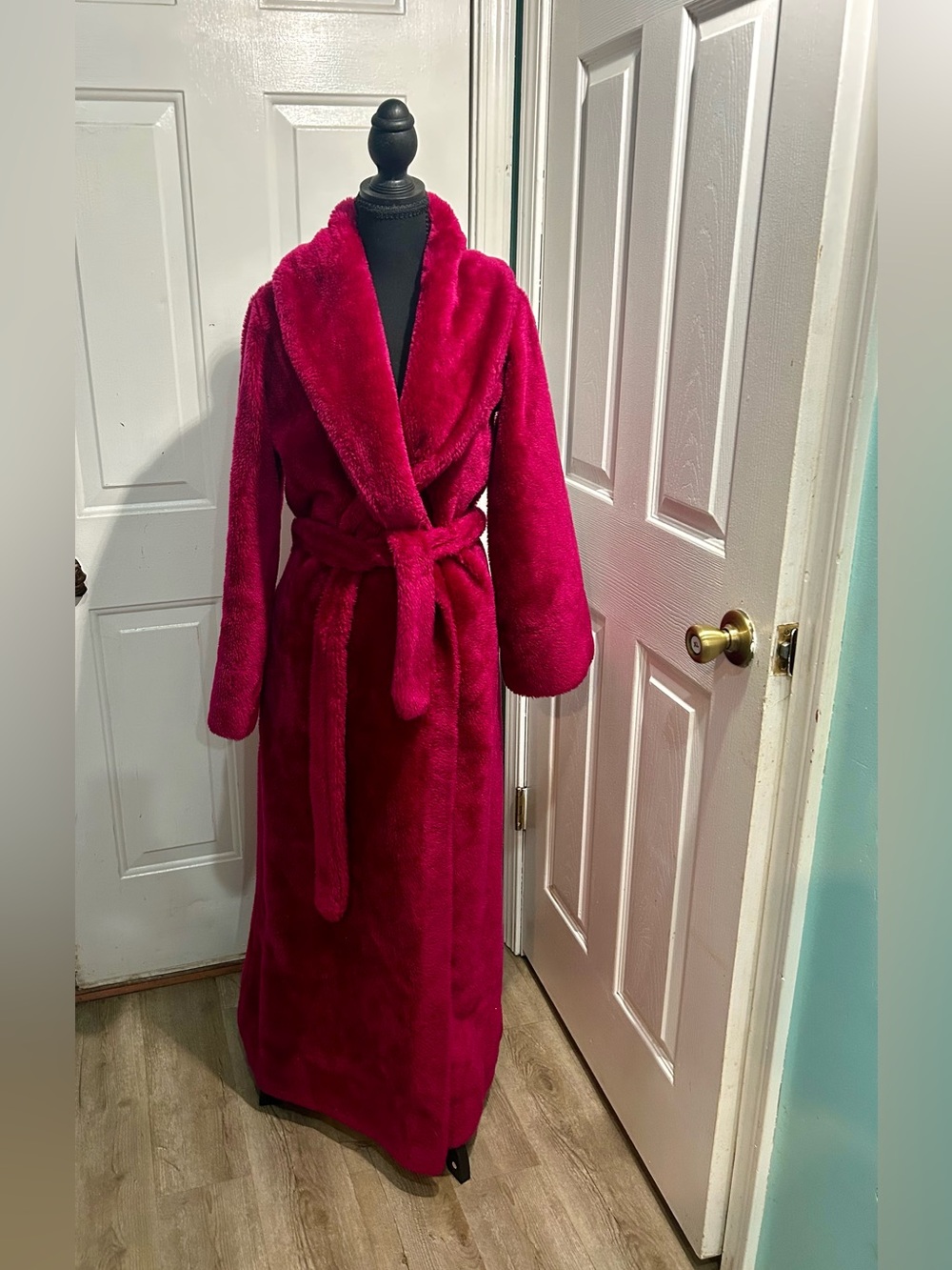 VTG Elizabeth Paige Faux Fur Bathrobe Fuchsia Size M Fuzzy Acrylic Made USA
